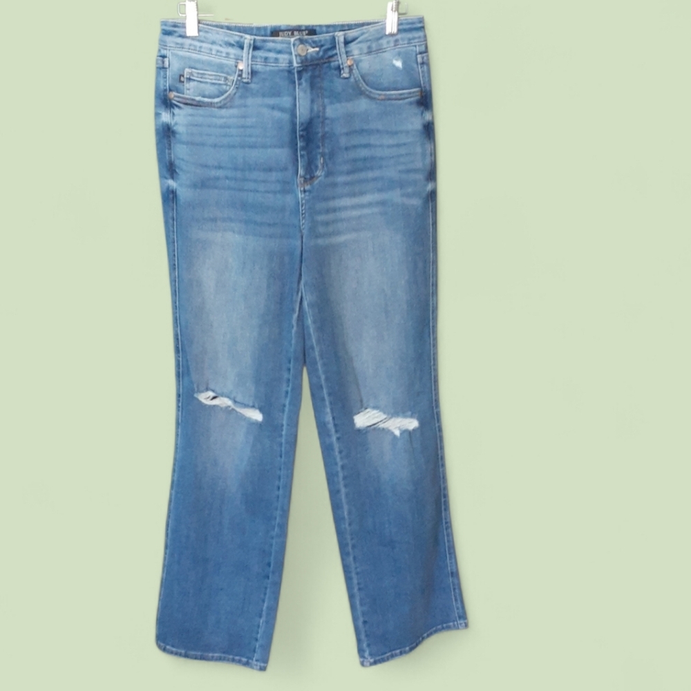 Judy Blue Distressed Jeans. Size11/30. Very Good Condition. 32"Inseam. 9.5" Cuff
